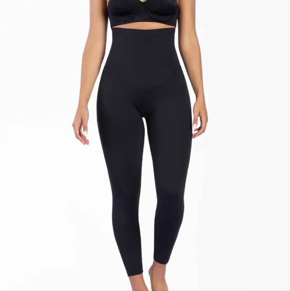 Curveez Stunning Shape‎ Hi-Waist Leggings Large Black FIRM Control NWT